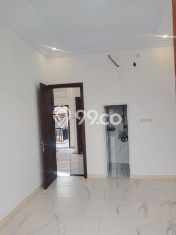 Ready to Use! Luxury House LT 218m2 Desain Modern di Pondok Kelapa Ready to Use! Luxury House LT 218m2 Desain Modern di Pondok Kelapa