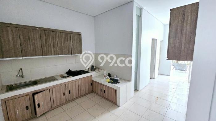 Rumah Luxury Modern Tanpa Renovasi di Citraland Surabaya Rumah Luxury Modern Tanpa Renovasi di Citraland Surabaya