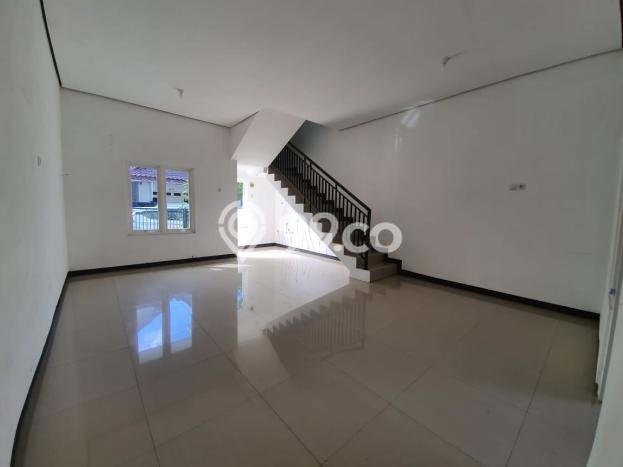 Hunian Cantik Modern Lb 115m2 di Tambaksari, Surabaya Hunian Cantik Modern Lb 115m2 di Tambaksari, Surabaya