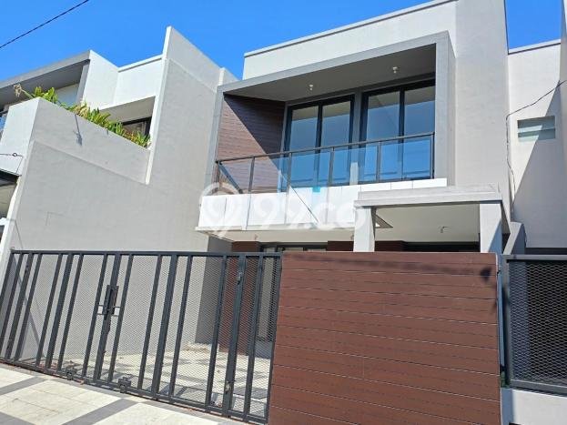 Dijual Rumah Elit Exclusive di Gayungan, Surabaya Dijual Rumah Elit Exclusive di Gayungan, Surabaya