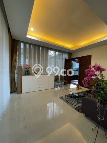 Jual Rumah Luas Megah Dengan View Cantik di Pakuwon Indah, Surabaya Jual Rumah Luas Megah Dengan View Cantik di Pakuwon Indah, Surabaya
