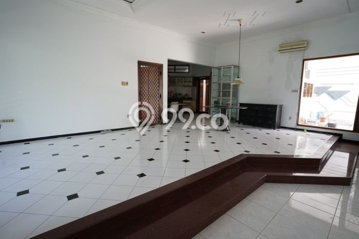 For Sale! Luxury House LT 595m2 Desain Modern di Dharma Husada For Sale! Luxury House LT 595m2 Desain Modern di Dharma Husada