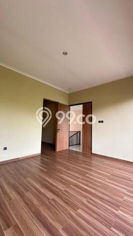Rumah Mewah LB 241m2 Siap Huni Desain Elegan di BSD, Tangerang Rumah Mewah LB 241m2 Siap Huni Desain Elegan di BSD, Tangerang