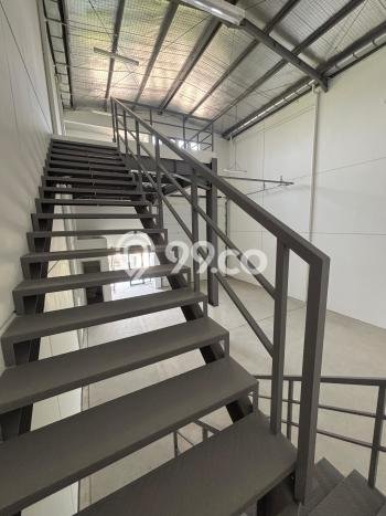 Gudang untuk Disewa di Pusat Tangerang Luas Bangunan 180m2 Gudang untuk Disewa di Pusat Tangerang Luas Bangunan 180m2