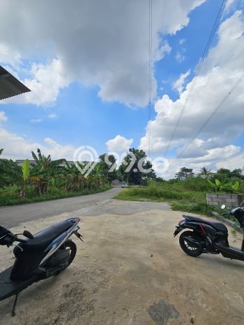 LOKASI STRATEGIS! Gudang di Curug, Luas 460m2m², Kawasan Ramai, Siap Operasional LOKASI STRATEGIS! Gudang di Curug, Luas 460m2m², Kawasan Ramai, Siap Operasional