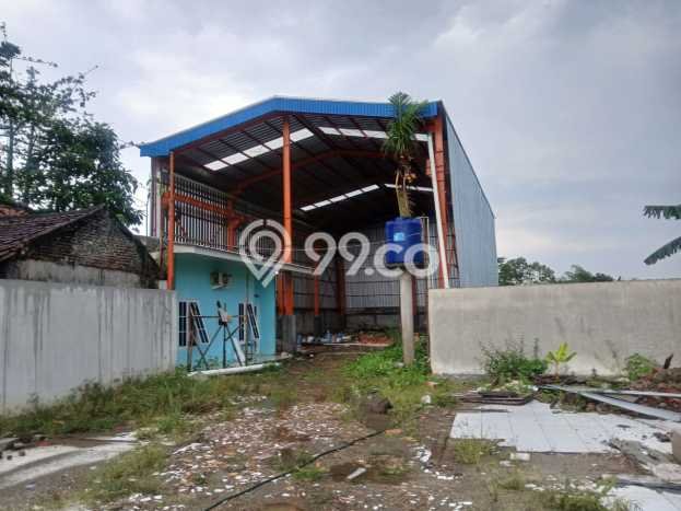 Disewakan Gudang Strategis di Panongan, Luas 600m², Pusat Bisnis Disewakan Gudang Strategis di Panongan, Luas 600m², Pusat Bisnis