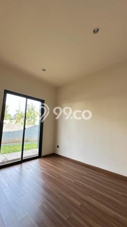 Rumah Mewah LB 241m2 Siap Huni Desain Elegan di BSD, Tangerang Rumah Mewah LB 241m2 Siap Huni Desain Elegan di BSD, Tangerang