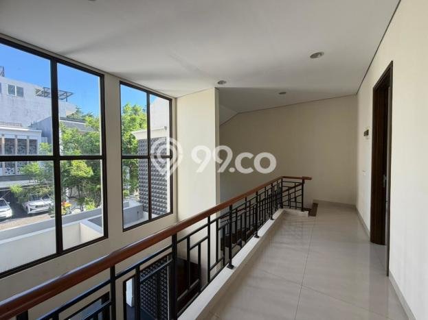 Rumah Luxury Modern Siap Huni di BSD Tangerang Rumah Luxury Modern Siap Huni di BSD Tangerang