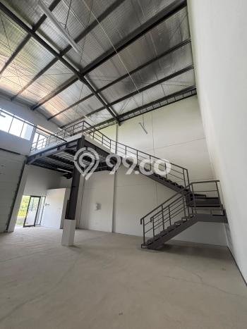Gudang untuk Disewa di Pusat Tangerang Luas Bangunan 180m2 Gudang untuk Disewa di Pusat Tangerang Luas Bangunan 180m2