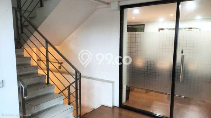 Untuk Dijual Ruko di Kebon Jeruk Jakarta Barat LT 100m2 / LB 500m2 Untuk Dijual Ruko di Kebon Jeruk Jakarta Barat LT 100m2 / LB 500m2