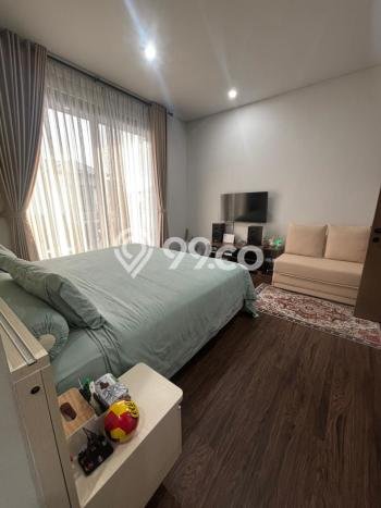 Disewakan! Rumah 4 Kamar Tidur &
5 Kamar Mandi di BSD City, Tangerang Disewakan! Rumah 4 Kamar Tidur &
5 Kamar Mandi di BSD City, Tangerang