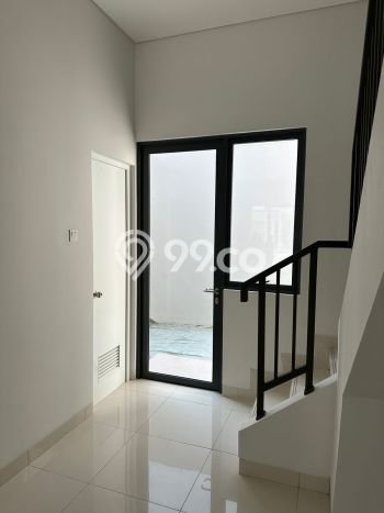 FOR RENT! Ruko di Gading Serpong Cocok untuk Bisnis 163m2 FOR RENT! Ruko di Gading Serpong Cocok untuk Bisnis 163m2