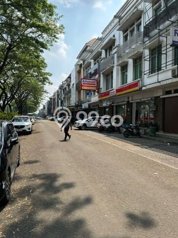 Unit Ruko Dijual di BSD Tangerang Selatan Luas Tanah 68m2, Luas Bangunan 202m2 Unit Ruko Dijual di BSD Tangerang Selatan Luas Tanah 68m2, Luas Bangunan 202m2