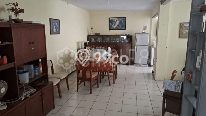 Rumah LT 242m² di Ciateul, Bandung - Akses Mudah Rumah LT 242m² di Ciateul, Bandung - Akses Mudah