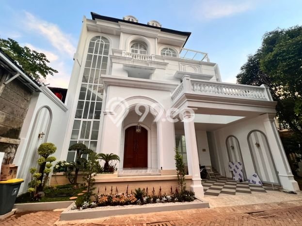 Rumah Mewah LB 400m2 Siap Huni Desain Elegan di Bintaro, Tangerang Selatan Rumah Mewah LB 400m2 Siap Huni Desain Elegan di Bintaro, Tangerang Selatan