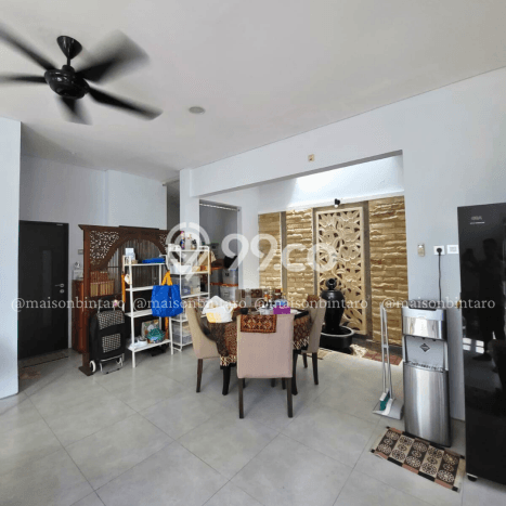 Hunian Elit LB 160m2 Siap Huni Desain Elegan di Bintaro, Tangerang Selatan Hunian Elit LB 160m2 Siap Huni Desain Elegan di Bintaro, Tangerang Selatan