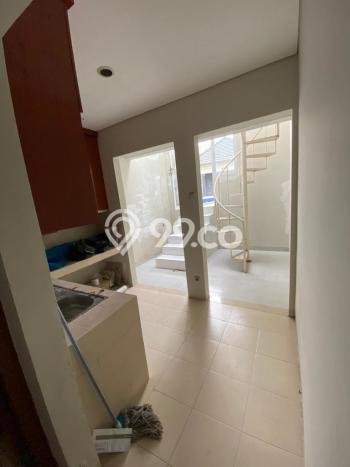 Disewakan! Rumah 4 Kamar Tidur &
5 Kamar Mandi di Bintaro, Tangerang Selatan Disewakan! Rumah 4 Kamar Tidur &
5 Kamar Mandi di Bintaro, Tangerang Selatan