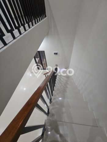 Rumah Luas Asri 3 KT Siap Pakai di Bintaro Tangerang Selatan Rumah Luas Asri 3 KT Siap Pakai di Bintaro Tangerang Selatan