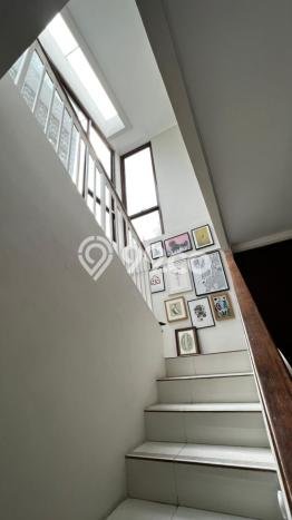 Dijual Rumah Mewah Elegan Dengan View Cantik di Bintaro, Tangerang Selatan Dijual Rumah Mewah Elegan Dengan View Cantik di Bintaro, Tangerang Selatan