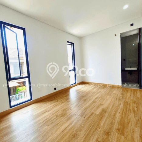 Rumah Elit LB 140m2 Siap Huni Desain Elegan di Bintaro, Tangerang Selatan Rumah Elit LB 140m2 Siap Huni Desain Elegan di Bintaro, Tangerang Selatan