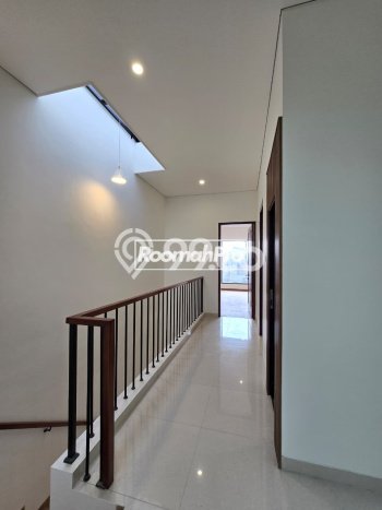Dijual Rumah Luas Elegan Dengan View Eksklusif di Rawamangun, Jakarta Timur Dijual Rumah Luas Elegan Dengan View Eksklusif di Rawamangun, Jakarta Timur