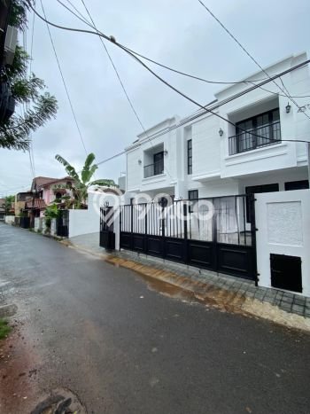 Hunian Nyaman Asri 3 KT Siap Pakai di Pondok Bambu Jakarta Timur Hunian Nyaman Asri 3 KT Siap Pakai di Pondok Bambu Jakarta Timur