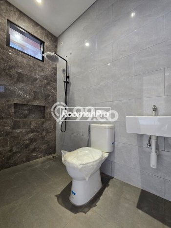 Dijual Rumah Luas Elegan Dengan View Eksklusif di Rawamangun, Jakarta Timur Dijual Rumah Luas Elegan Dengan View Eksklusif di Rawamangun, Jakarta Timur
