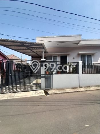 For Sale Hunian Rumah Terawat 3 Kamar di Pondok Kelapa, Jakarta Timur For Sale Hunian Rumah Terawat 3 Kamar di Pondok Kelapa, Jakarta Timur