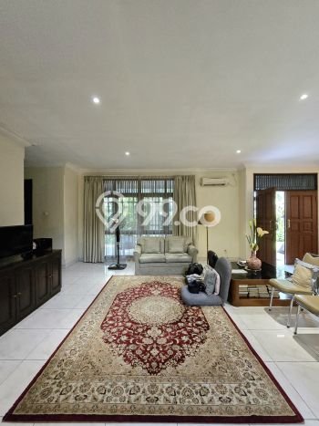 Dijual Rumah Mewah Elegan Dengan View Eksklusif di Kayu Putih, Jakarta Timur Dijual Rumah Mewah Elegan Dengan View Eksklusif di Kayu Putih, Jakarta Timur