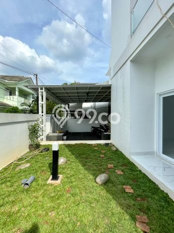 Ready to Use! Premium House LT 204m2 Desain Elegan di Cipinang Ready to Use! Premium House LT 204m2 Desain Elegan di Cipinang