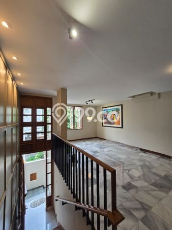 Rumah Elit Modern Tanpa Renovasi di Rawamangun Jakarta Timur Rumah Elit Modern Tanpa Renovasi di Rawamangun Jakarta Timur
