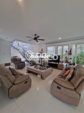 Dijual Rumah Luas Elegan Dengan View Eksklusif di Cirendeu, Jakarta Selatan Dijual Rumah Luas Elegan Dengan View Eksklusif di Cirendeu, Jakarta Selatan