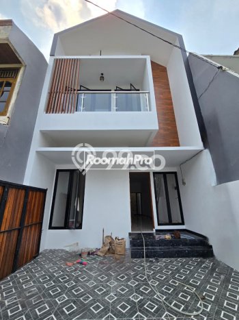 Jual Rumah Luas Megah Dengan View Eksklusif di Pondok Kelapa, Jakarta Timur Jual Rumah Luas Megah Dengan View Eksklusif di Pondok Kelapa, Jakarta Timur