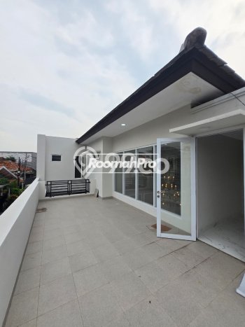 Siap Huni Hunian Elit 5 Kamar di Tebet Dekat ke Mana Pun Siap Huni Hunian Elit 5 Kamar di Tebet Dekat ke Mana Pun