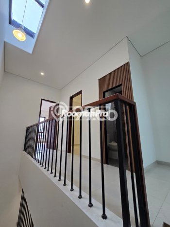 Dijual Rumah Luas Elegan Dengan View Eksklusif di Rawamangun, Jakarta Timur Dijual Rumah Luas Elegan Dengan View Eksklusif di Rawamangun, Jakarta Timur