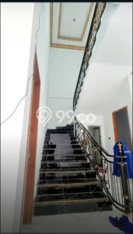 Rumah Elit LB 250m2 Siap Huni Desain Elegan di Manyar, Surabaya Rumah Elit LB 250m2 Siap Huni Desain Elegan di Manyar, Surabaya