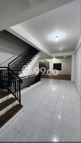 Lokasi Strategis! Dijual Ruko Bisnis di Dukuh Pakis, Surabaya Kondisi Bagus Lokasi Strategis! Dijual Ruko Bisnis di Dukuh Pakis, Surabaya Kondisi Bagus