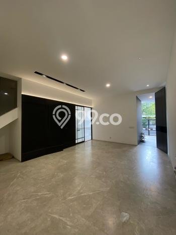 Rumah Luas Asri 5 KT Siap Pakai di Kutisari Surabaya Rumah Luas Asri 5 KT Siap Pakai di Kutisari Surabaya