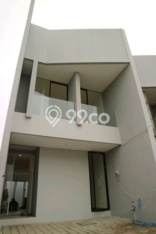 Dijual Hunian Rumah Terawat 4 KT di Surabaya Kota, Surabaya Dijual Hunian Rumah Terawat 4 KT di Surabaya Kota, Surabaya