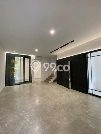 Rumah Luas Asri 5 KT Siap Pakai di Kutisari Surabaya Rumah Luas Asri 5 KT Siap Pakai di Kutisari Surabaya