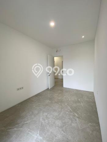 Rumah Luas Asri 5 KT Siap Pakai di Kutisari Surabaya Rumah Luas Asri 5 KT Siap Pakai di Kutisari Surabaya