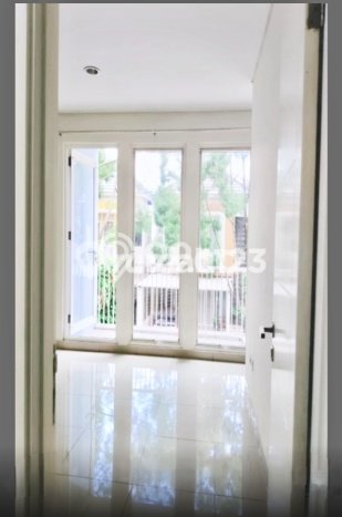 Disewakan! Rumah 4 Kamar Tidur &
4 Kamar Mandi di Summarecon Bekasi, Bekasi Disewakan! Rumah 4 Kamar Tidur &
4 Kamar Mandi di Summarecon Bekasi, Bekasi