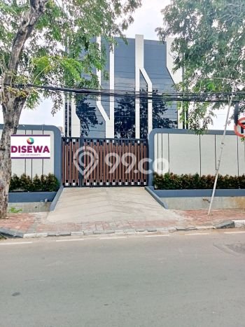 Ruko Disewa di Jakarta Timur dengan LB 300m2 Area Komersial Ramai Ruko Disewa di Jakarta Timur dengan LB 300m2 Area Komersial Ramai