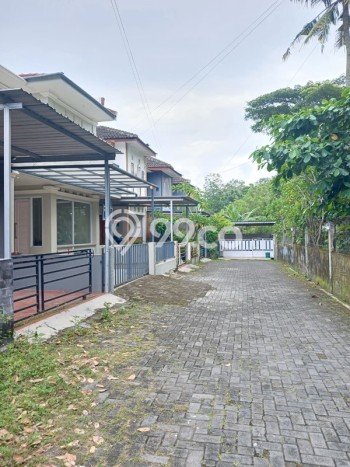 Rumah Modern Minimalis 4 Kamar Bisa Langsung Pindah di Ngemplak Rumah Modern Minimalis 4 Kamar Bisa Langsung Pindah di Ngemplak