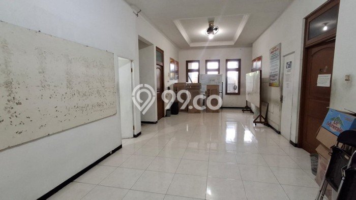 Unit Ruko Disewa Lokasi Mantrijeron, Yogyakarta Spesifikasi Luas Bangunan 300m2 Unit Ruko Disewa Lokasi Mantrijeron, Yogyakarta Spesifikasi Luas Bangunan 300m2