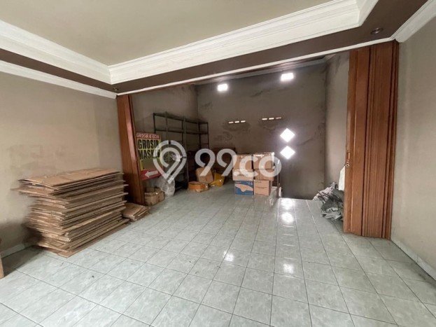 Unit Komersial Disewa Lokasi Sleman, Sleman Spesifikasi Luas Bangunan 650m2 Unit Komersial Disewa Lokasi Sleman, Sleman Spesifikasi Luas Bangunan 650m2