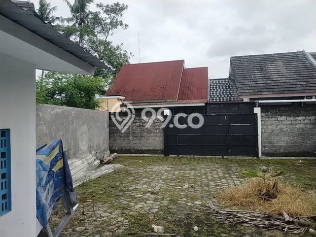 Disewakan Ruko di Ngaglik Sleman LT 300m2, LB 240m2 Disewakan Ruko di Ngaglik Sleman LT 300m2, LB 240m2