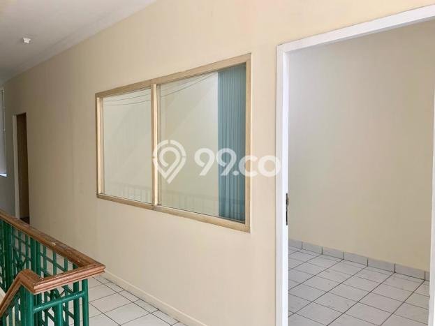 AREA KOMERSIAL! Ruko For Rent di Tangerang Kota, Luas 225m², Jalan Strategis AREA KOMERSIAL! Ruko For Rent di Tangerang Kota, Luas 225m², Jalan Strategis