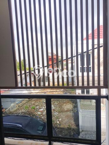 Jual Rumah Bagus Siap Huni LB 100m2 di Duren Sawit, Jakarta Timur Jual Rumah Bagus Siap Huni LB 100m2 di Duren Sawit, Jakarta Timur