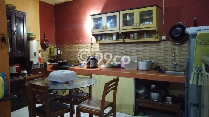 For Sale Hunian Rumah Terawat 6 KT di Moch Toha, Bandung For Sale Hunian Rumah Terawat 6 KT di Moch Toha, Bandung